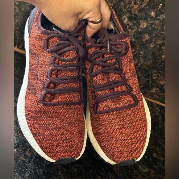 Athletic_Shoes